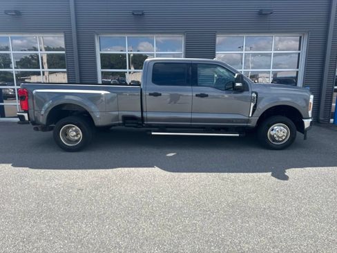Used 2024 Ford F350 XLT AWD/4WD image 4