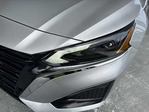Used 2025 Nissan Altima 2.5 SV FWD image 5