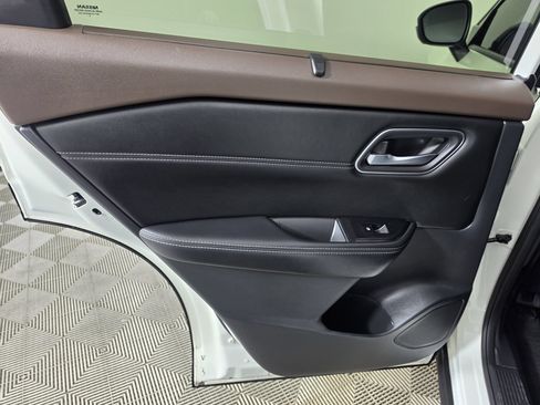Used 2021 Nissan Rogue SV w/ Premium Package FWD image 42