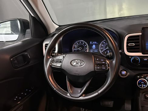 Used 2022 Hyundai Venue Limited w/ Cargo Package FWD image 22