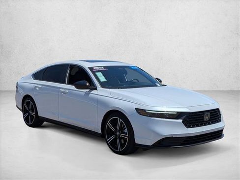Used 2025 Honda Accord Sport image 3