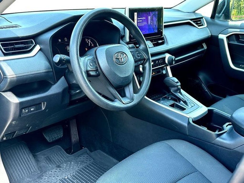 Used 2025 Toyota RAV4 LE FWD image 13