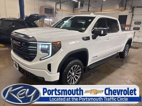 Used 2023 GMC Sierra 1500 AT4 w/ AT4 Preferred Package AWD/4WD image 1