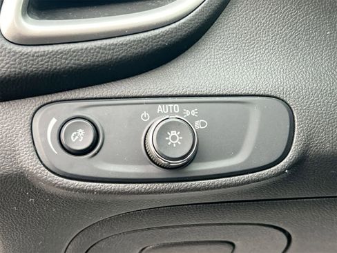 Used 2017 Chevrolet Trax LT w/ LT Convenience Package image 15