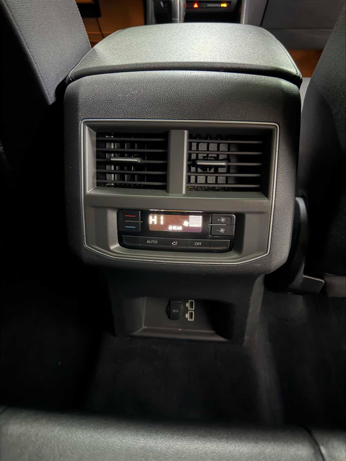 Used 2019 Volkswagen Atlas SE FWD image 11