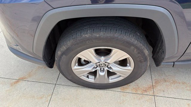 Used 2025 Toyota RAV4 XLE AWD/4WD image 11