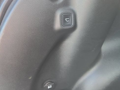 Used 2018 Jeep Compass Limited w/ Navigation Group AWD/4WD image 22