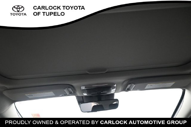 Used 2026 Toyota Prius Plug-In Hybrid FWD image 21