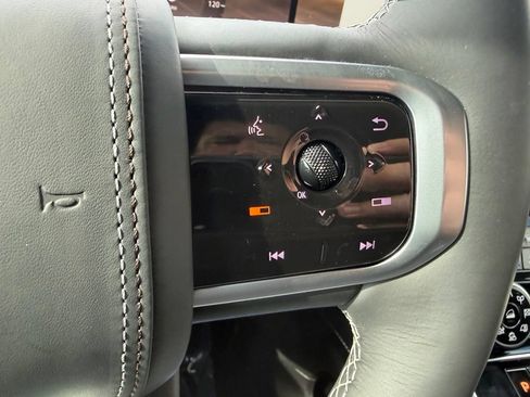 Used 2025 Nissan Armada Platinum Reserve AWD/4WD image 18