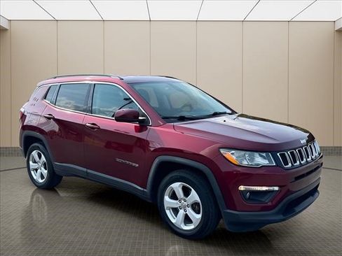 Used 2021 Jeep Compass Latitude w/ Convenience Group FWD image 2