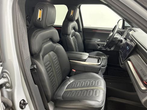 Used 2022 Rivian R1T Adventure image 23