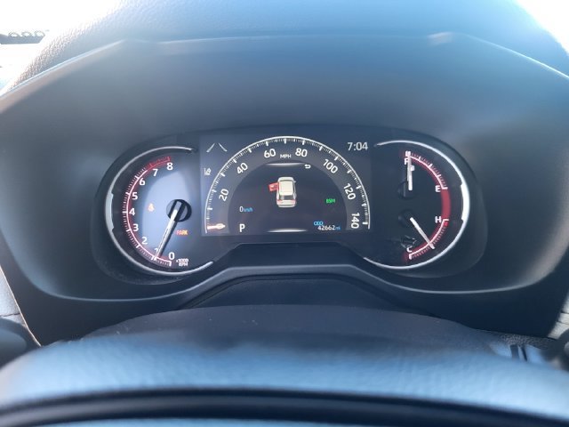 Used 2025 Toyota RAV4 XLE FWD image 14