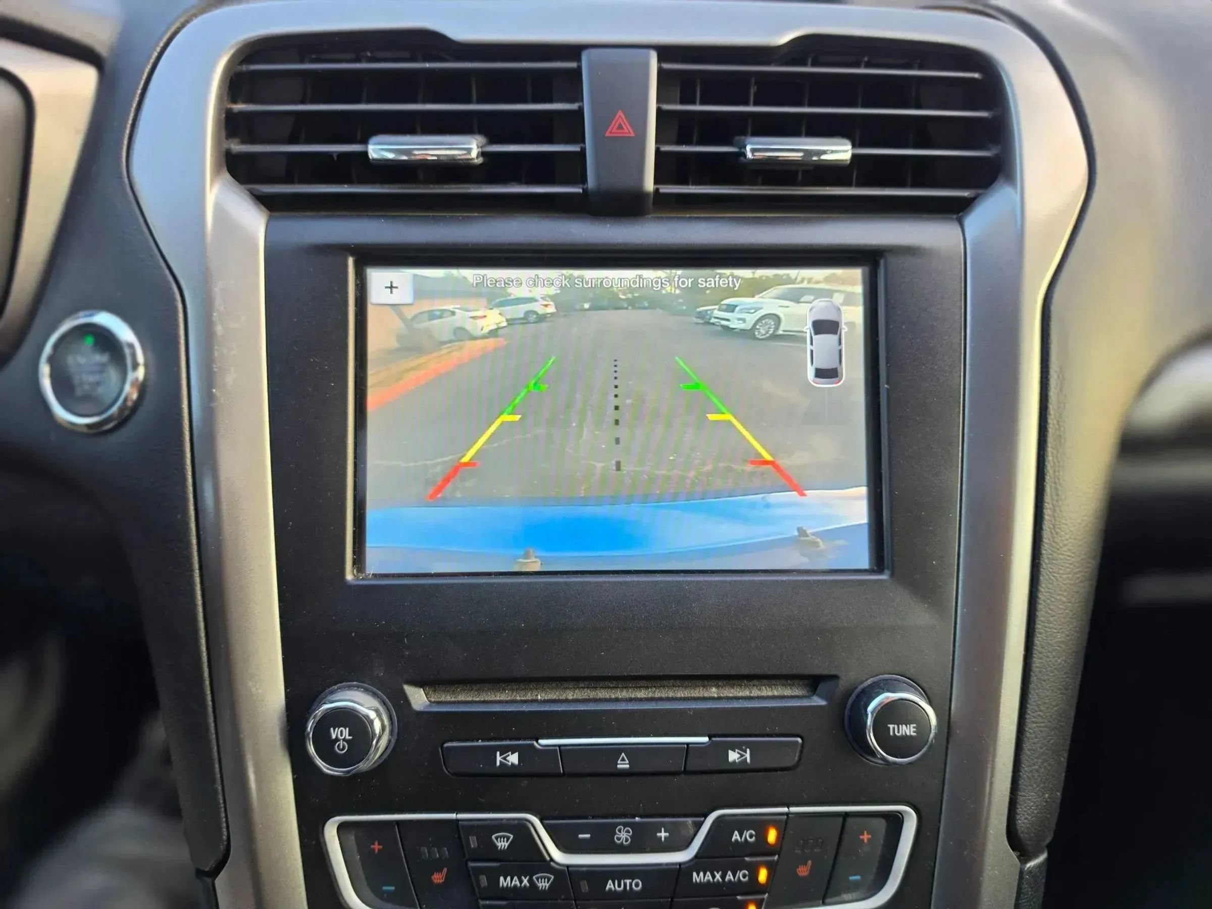 Used 2017 Ford Fusion SE w/ Fusion SE Technology Package FWD image 27