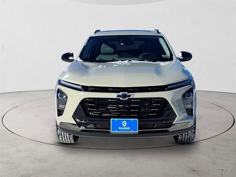 New 2026 Chevrolet Trax ACTIV w/ Sunroof Package image 2