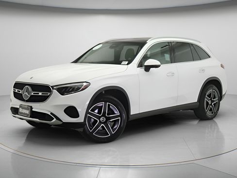 New 2026 Mercedes-Benz C 43 AMG 4MATIC Sedan image 3