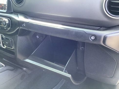 Used 2023 Jeep Gladiator Willys image 42