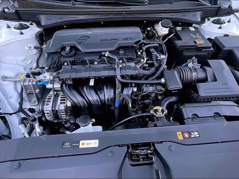 New 2026 Hyundai Elantra Limited FWD image 11
