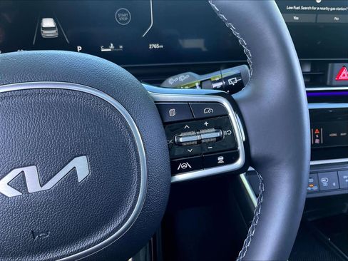 Used 2026 Kia Carnival SX Prestige image 19