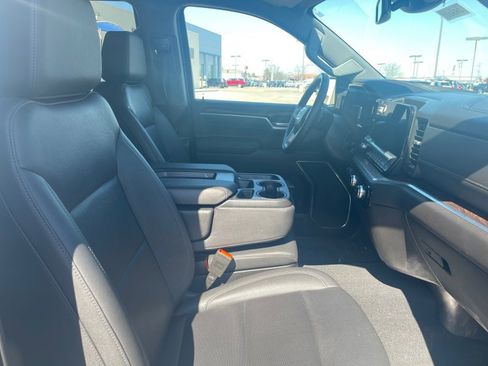 Used 2025 Chevrolet Silverado 1500 LT image 15