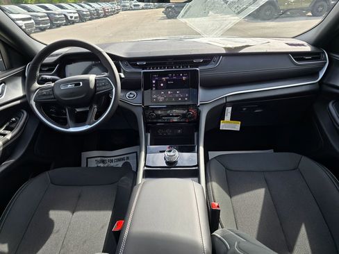 New 2026 Jeep Grand Cherokee Laredo X AWD/4WD image 32
