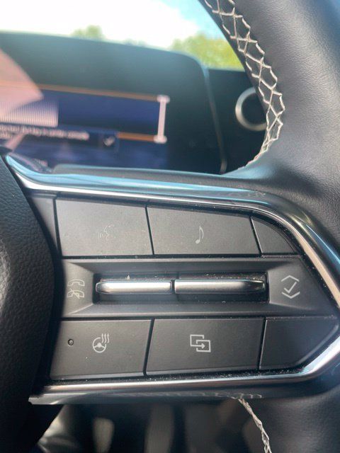 Used 2024 Chevrolet Equinox EV LT FWD image 13