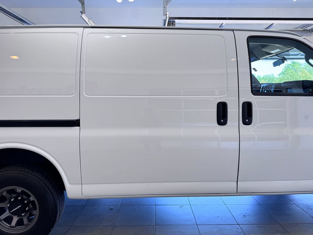 Used 2023 GMC Savana 3500 w/ Driver Convenience Package RWD image 9