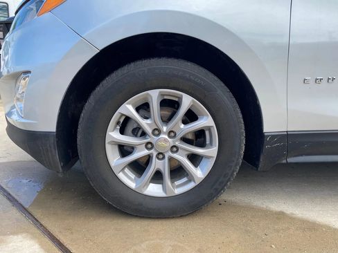 Used 2021 Chevrolet Equinox LS w/ LS Convenience Package image 34