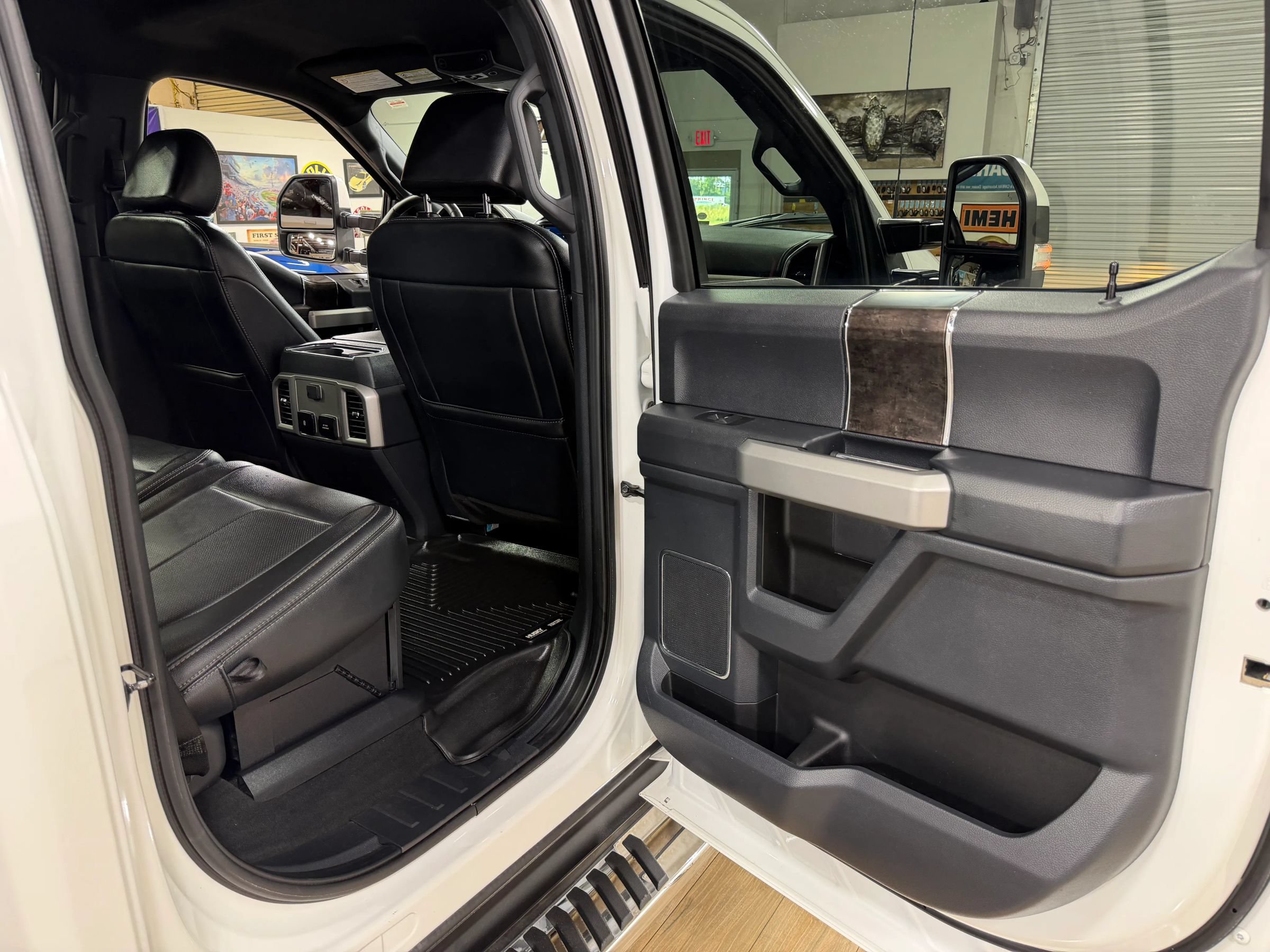 Used 2022 Ford F350 Lariat AWD/4WD image 18