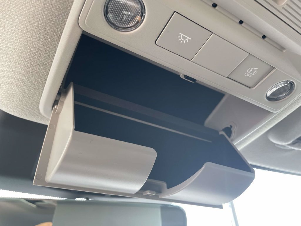 New 2026 Nissan Sentra SR w/ SR Premium Package FWD image 19