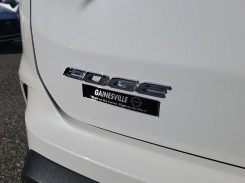 Used 2020 Ford Edge Titanium image 8