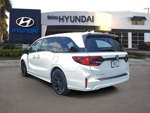 Used 2025 Honda Odyssey Sport-L image 4