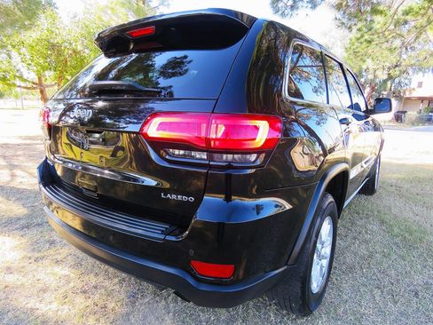 Used 2018 Jeep Grand Cherokee Laredo image 8