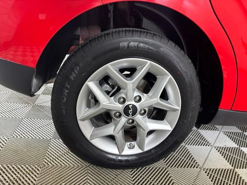 Used 2024 Kia Soul LX w/ Option Group 015 FWD image 30