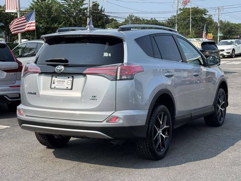 Used 2018 Toyota RAV4 SE w/ Advanced Technology Package AWD/4WD image 4