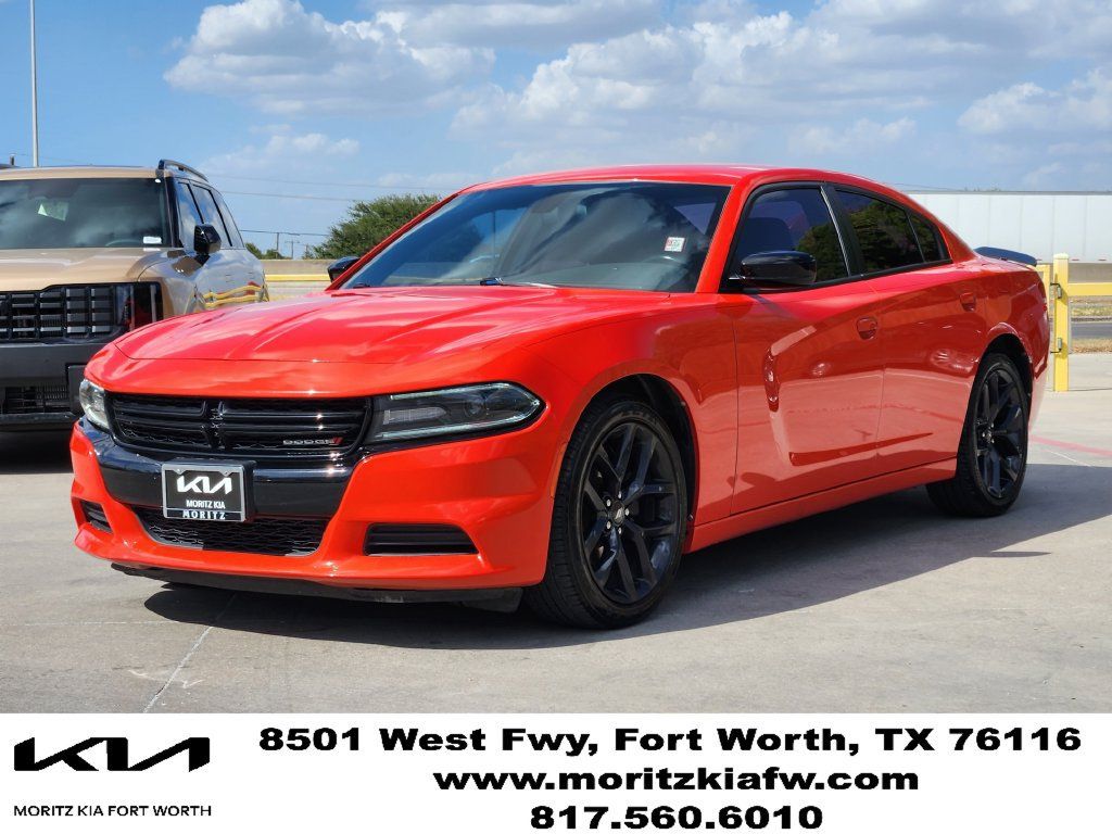 Used 2021 Dodge Charger SXT w/ Blacktop Package RWD image 3