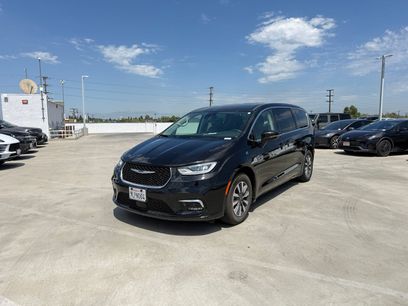 Used 2024 Chrysler Pacifica Limited
