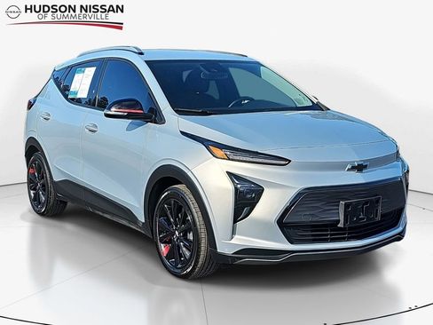 Used 2023 Chevrolet Bolt EUV LT w/ Convenience Package image 1