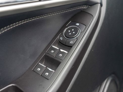 Used 2020 Ford Explorer XLT w/ Equipment Group 202A image 15