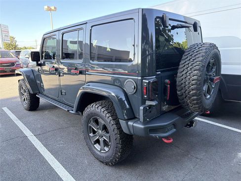 Used 2018 Jeep Wrangler Unlimited Rubicon AWD/4WD image 5