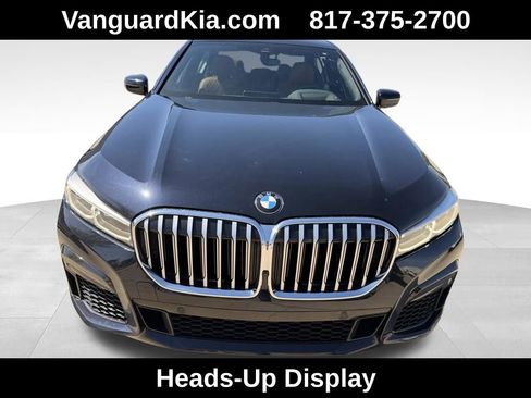 Used 2022 BMW 750i xDrive w/ M Sport Package image 7
