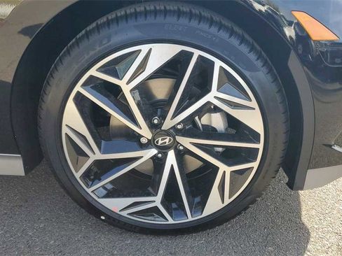 New 2025 Hyundai Ioniq 6 SEL image 9