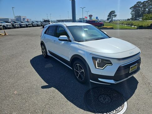 New 2026 Kia Niro LX FWD image 8