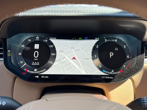 Used 2025 Land Rover Range Rover SE image 26