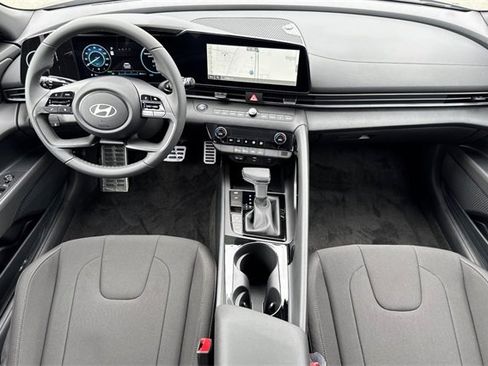 New 2025 Hyundai Elantra SEL image 13