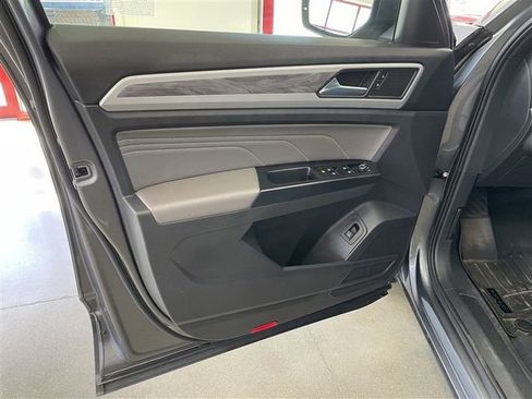 Used 2021 Volkswagen Atlas Cross Sport SE AWD/4WD image 11