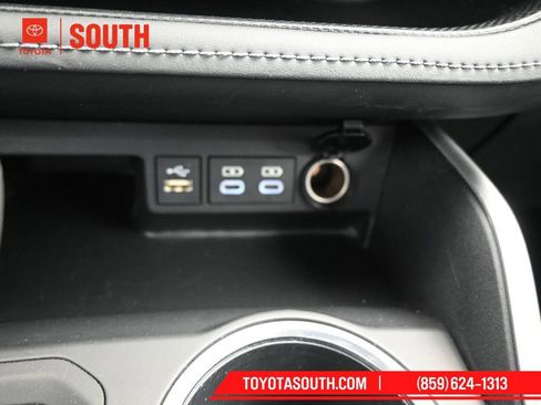 Used 2023 Toyota Highlander L image 18