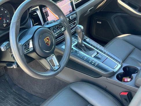 Certified 2021 Porsche Macan AWD/4WD image 4