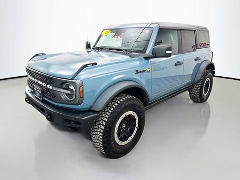Used 2023 Ford Bronco Badlands image 3