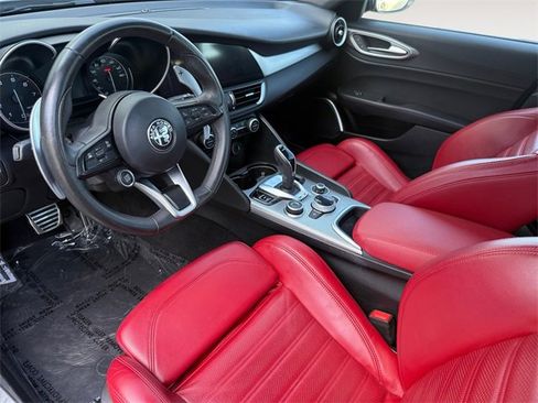 Used 2022 Alfa Romeo Giulia Veloce image 15