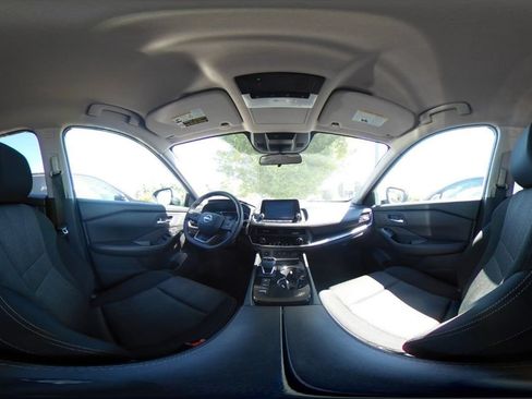 Used 2025 Nissan Rogue SV AWD/4WD image 43